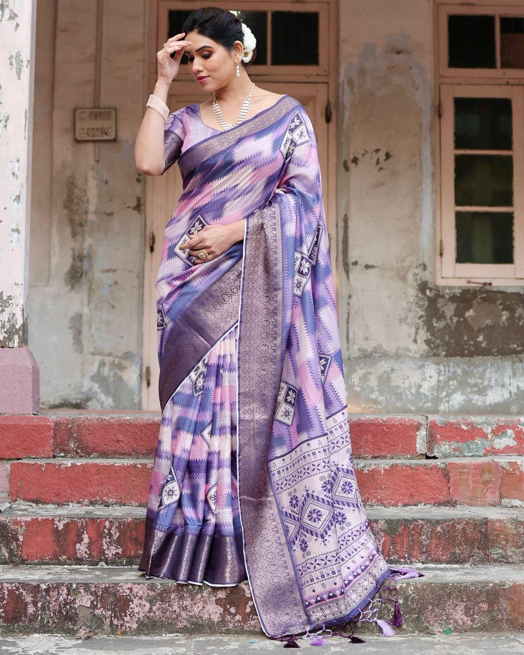 Lavender Peach Digital Print Dolla Silk Party Wear Ethnic Saree With Blouse - Image 9