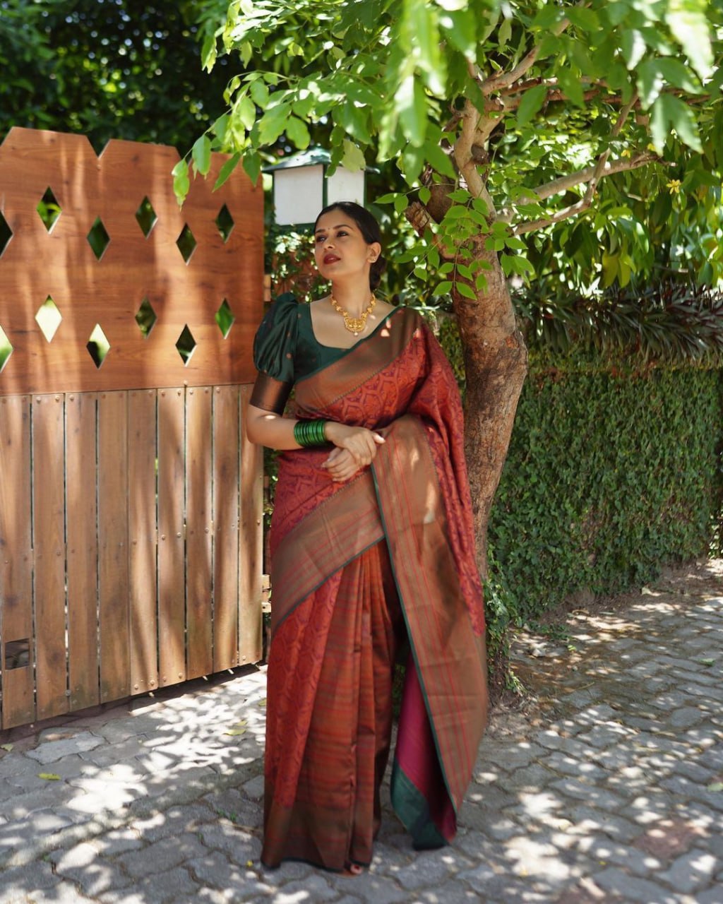 PURE BANARASI Silk Saree, Exuding Regal Charm With Its Rich Pallu And Intricate Brocade Blouse - Image 7
