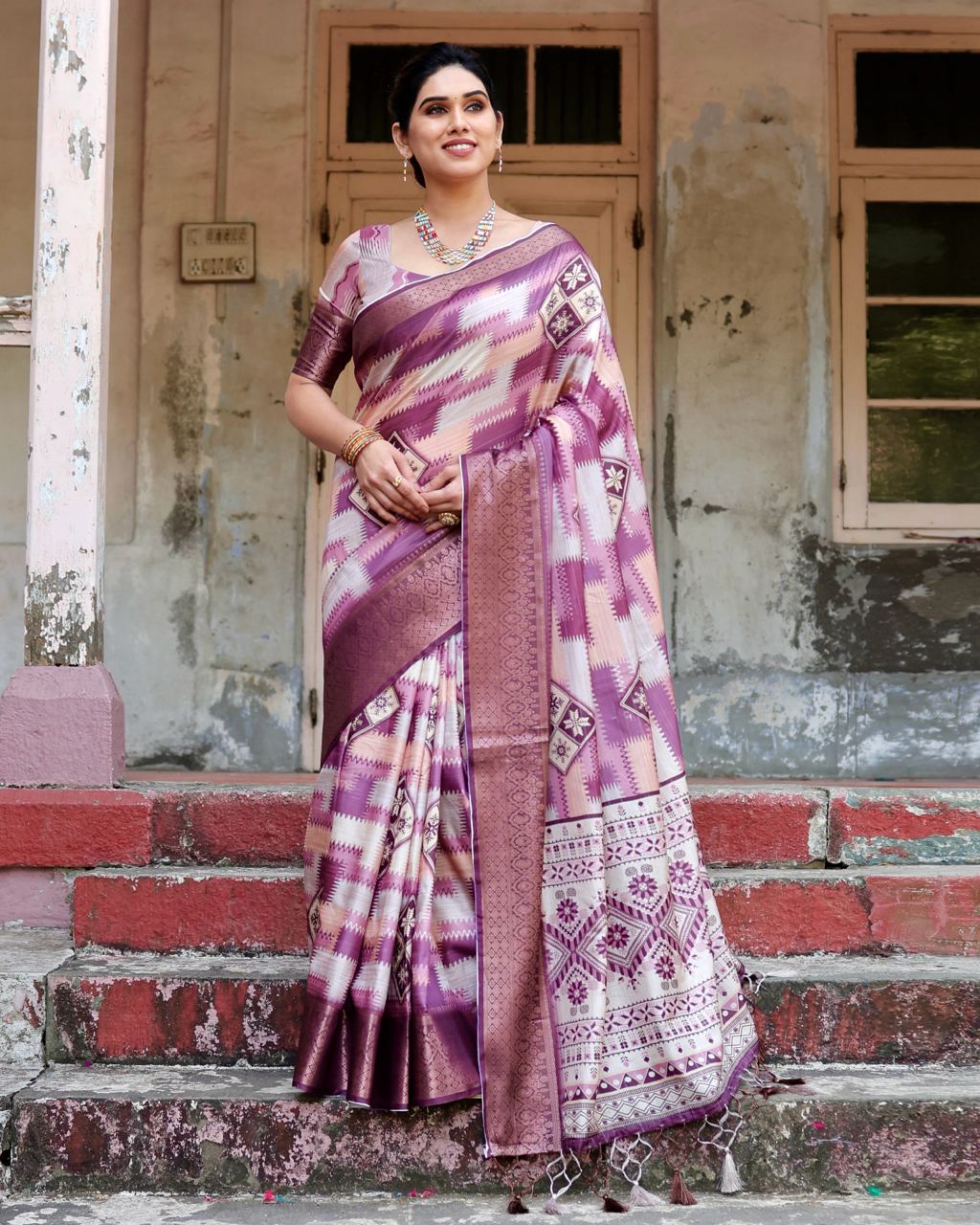 Wine Color Digital Print Dolla Silk Party Wear Ethnic Saree With Blouse - Image 4
