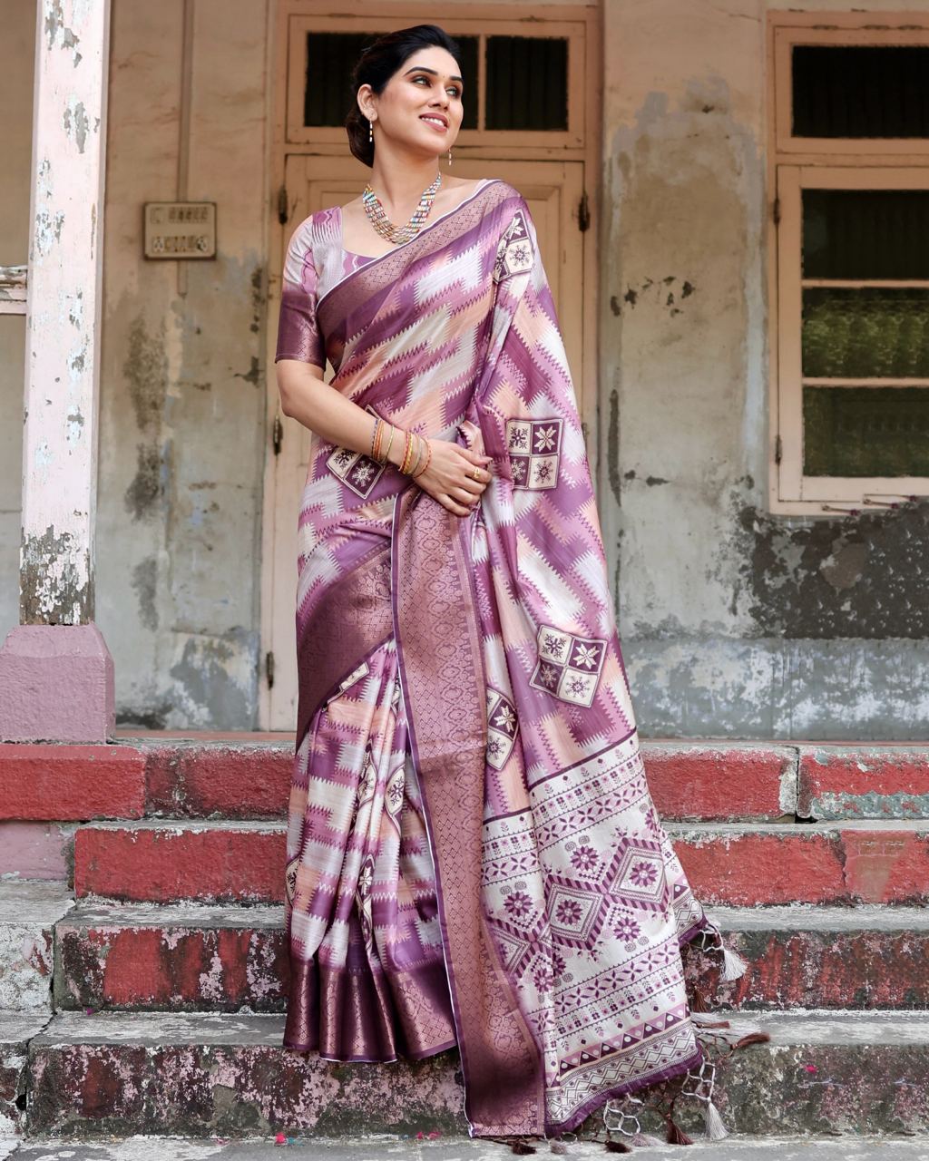 Wine Color Digital Print Dolla Silk Party Wear Ethnic Saree With Blouse - Image 9