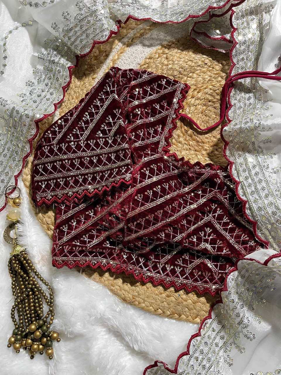 Havy Soft Organza Fabric With Beutiful Floral Prints With Beads And Katdana Handwork In Border - Image 4