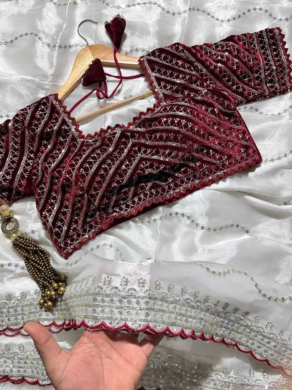 Havy Soft Organza Fabric With Beutiful Floral Prints With Beads And Katdana Handwork In Border - Image 7