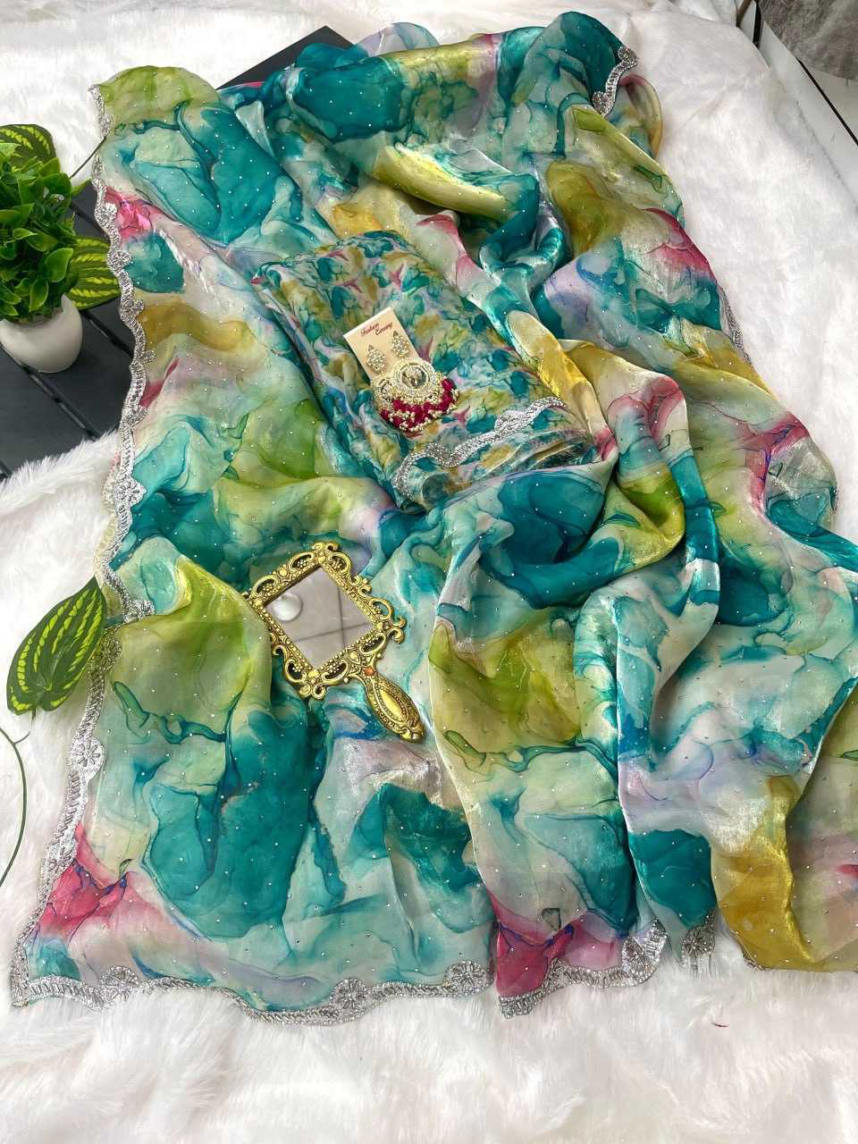 Pure soft zimmy choo silk saree with beautiful prism prints - Image 5