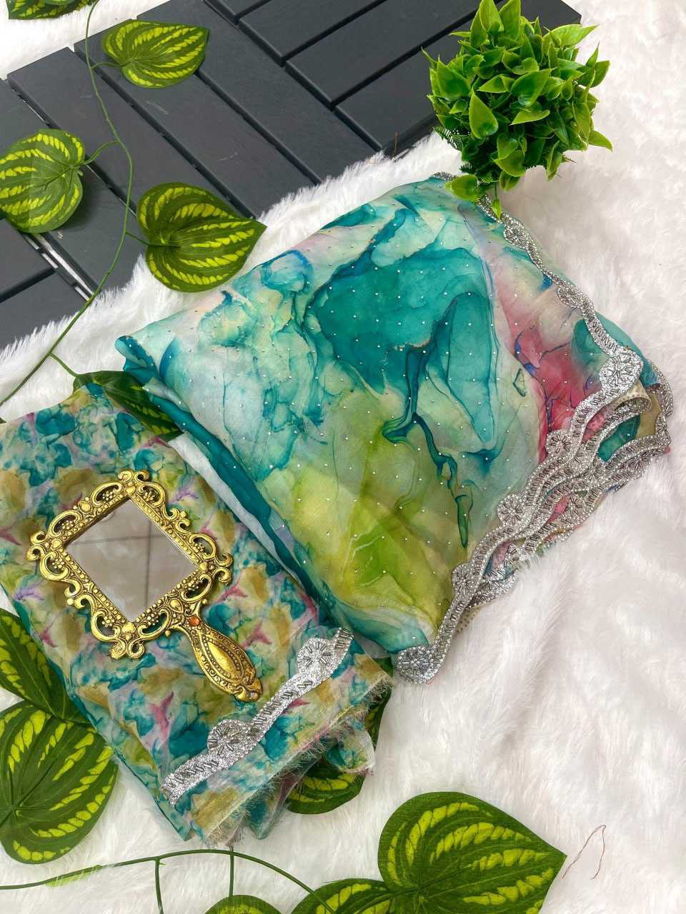 Pure soft zimmy choo silk saree with beautiful prism prints - Image 4