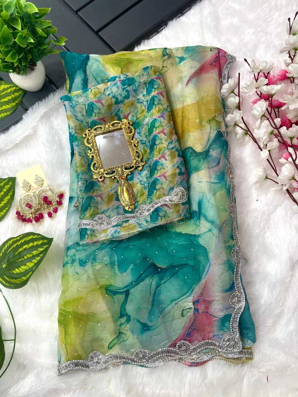Pure soft zimmy choo silk saree with beautiful prism prints - Image 9