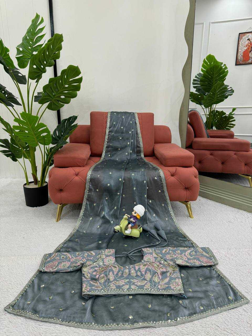 Pastel Gray Shimmery Organza Designer Saree - Image 3