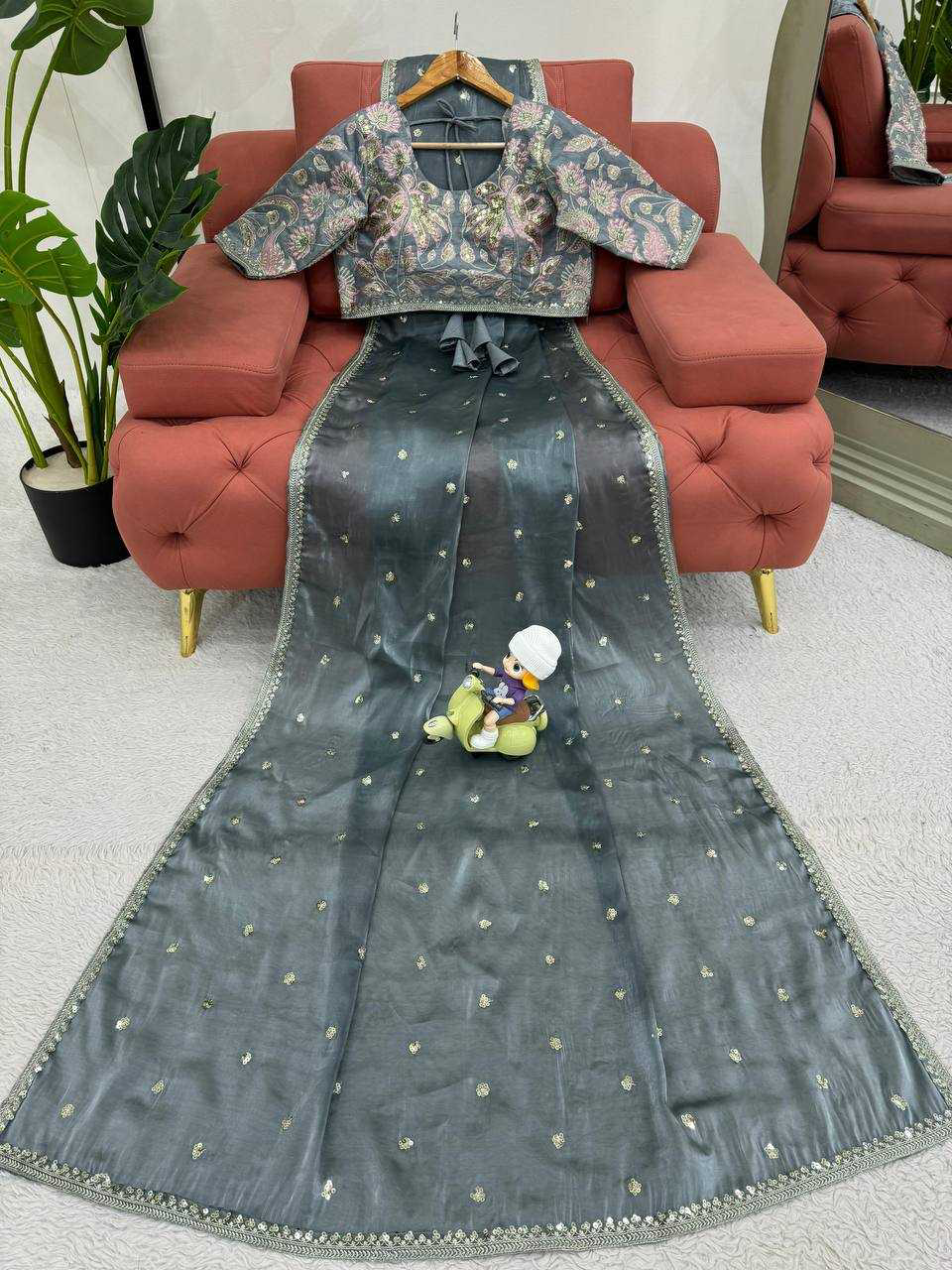 Pastel Gray Shimmery Organza Designer Saree - Image 5