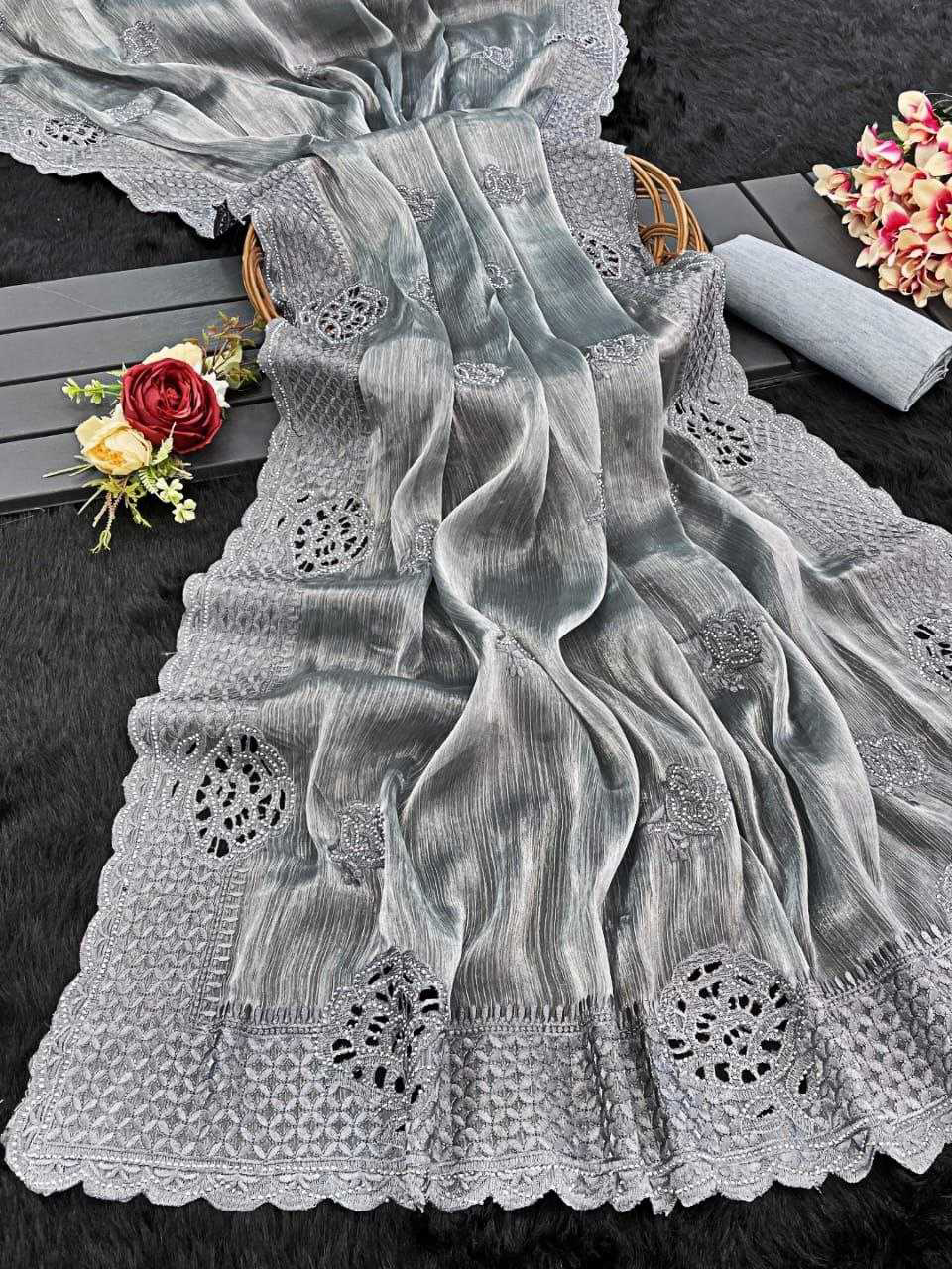 Soft Rich Burberry Silk Fabric Along With Designer Threads C-Pallu Work saree - Image 5