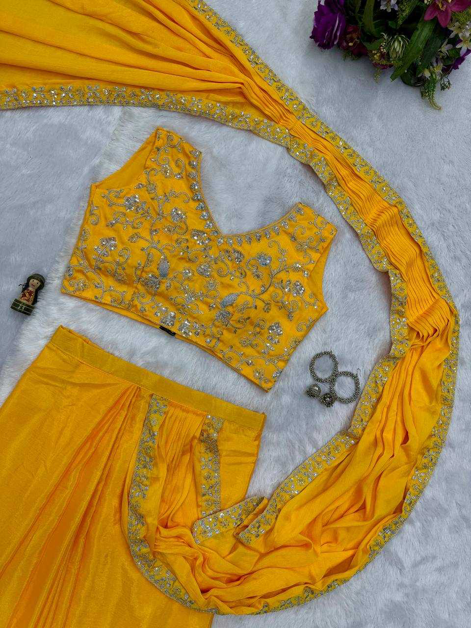 EMBROIDERED LACE BORDER, READY TO WEAR WITH INNER & SHORT PALLU PATTERN - Image 3