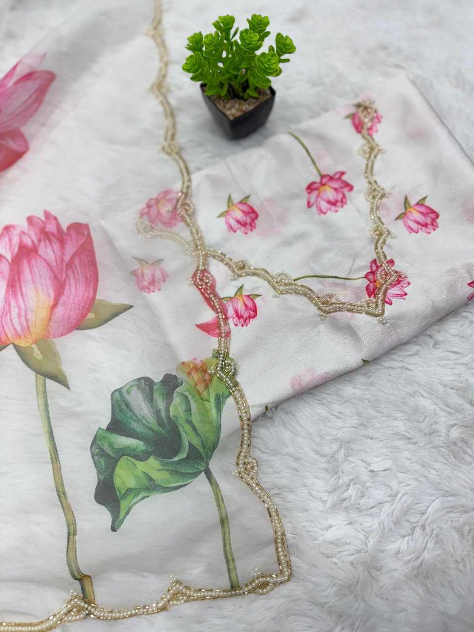 Organza Silk Reception Saree
in White and Off White with Printed work - Image 10